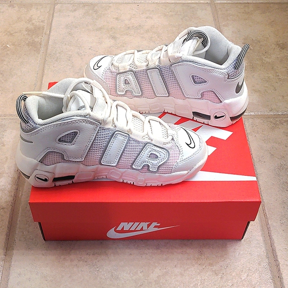 NEW Youth Nike Air More Uptempo Shoes - Picture 10 of 16